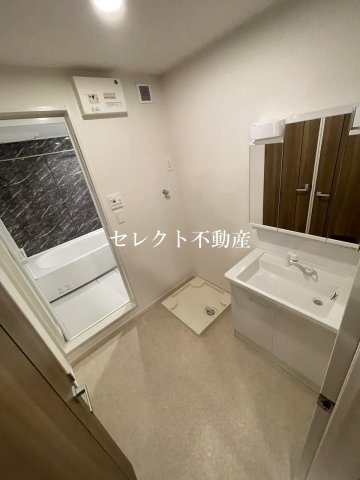 洗面設備　コンパクトで使いやすい洗面所