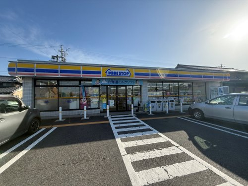 コンビニ　ミニストップ　菰野店（コンビニ）まで1023m