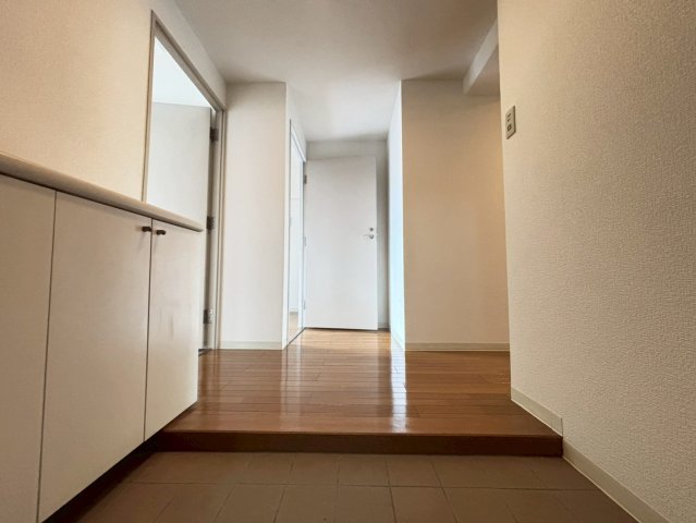 玄関　詳細は、RISUMO江坂本店までお問合せください♪