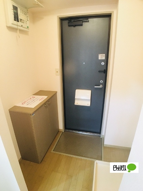 玄関　他のお部屋のお写真です
