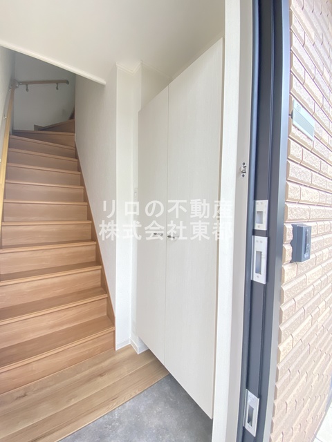 玄関　すっきりシンプルな玄関スペースです！