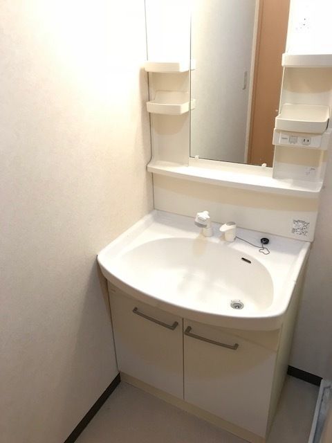 洗面設備　同仕様