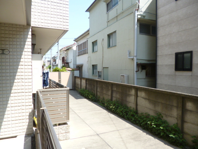 眺望　テラス前は敷地内で人通りはありません