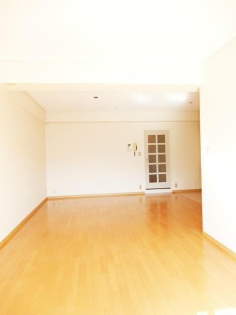 居室・リビング　家具の配置もしやすい居室空間です