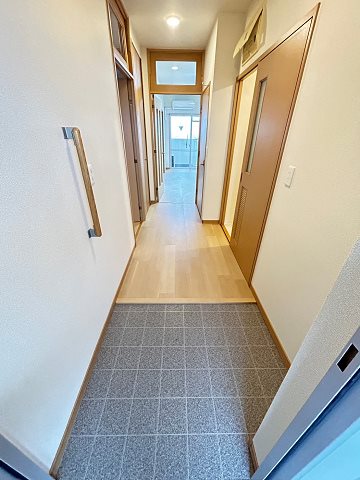 玄関　シンプルで使いやすい玄関です