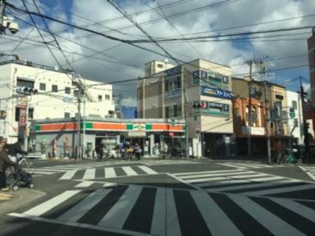 コンビニ　サンクス堺初芝駅前店（コンビニ）まで358m
