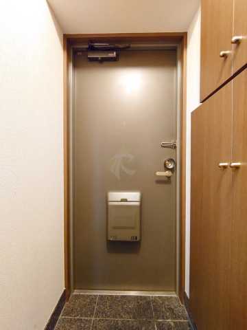玄関　お電話でお問い合わせのお客様を対象に初期費用割引中