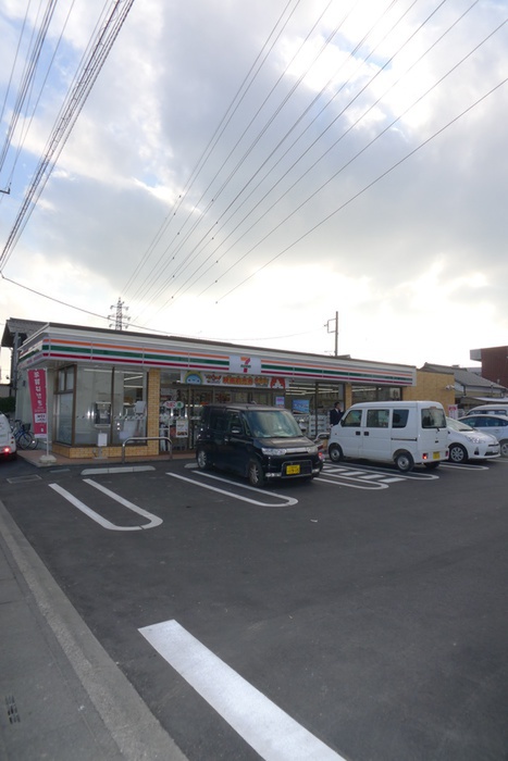 コンビニ　セブンイレブン（コンビニ）まで350m