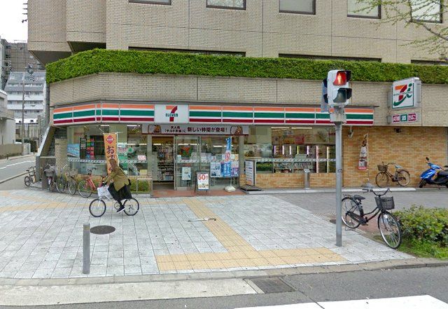 コンビニ　セブンイレブン 大阪立売堀1丁目店（コンビニ）まで557m
