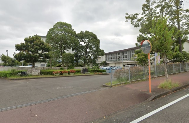 中学校　藤枝市立青島北中学校（中学校）まで158m