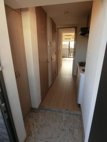 玄関　他のお部屋の参考写真となります。