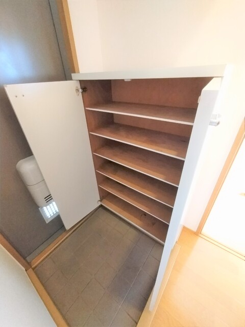 玄関　玄関のシューズボックス