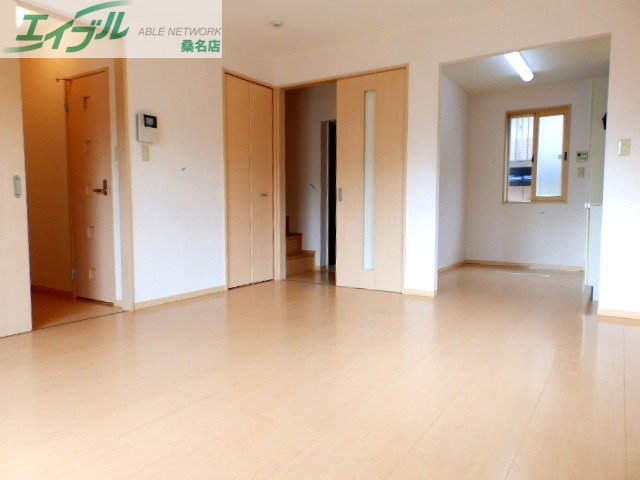 居室・リビング　反転タイプ参考写真