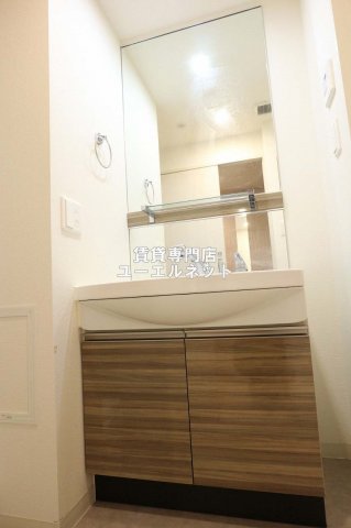 洗面設備　清潔感ある独立洗面台で毎日気持ちよく♪