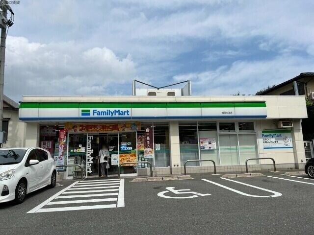 コンビニ　ファミリーマート福岡片江店（コンビニ）まで487m