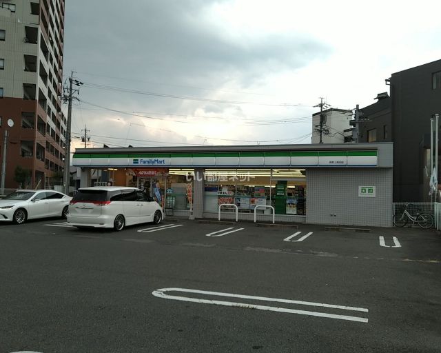 コンビニ　ファミリーマート 長野上高田店（コンビニ）まで496m