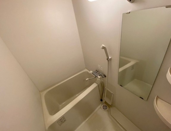 バス・シャワールーム　別部屋参考写真となります。