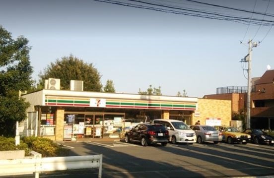 コンビニ　セブンイレブン 世田谷成城1丁目店（コンビニ）まで727m