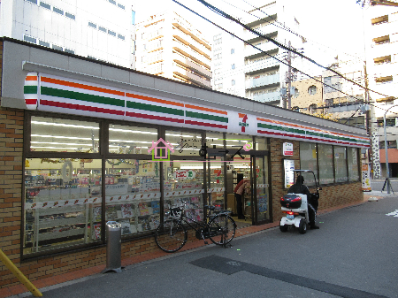 コンビニ　セブンイレブン 大阪新町2丁目店（コンビニ）まで95m