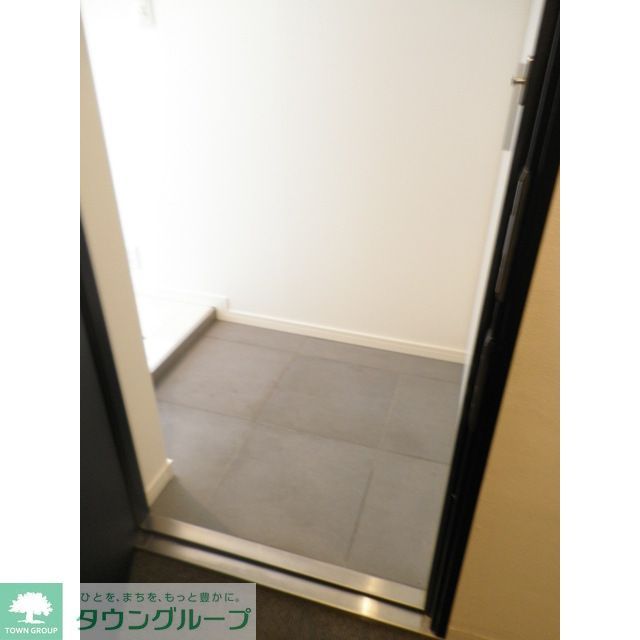 玄関　同タイプ別部屋の写真です