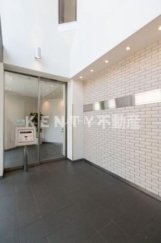 エントランス　落ち着いたエントランスです