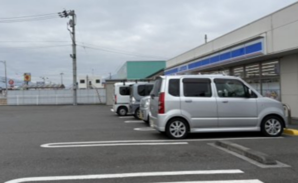 コンビニ　ローソン 東予総合支所前店（コンビニ）まで823m
