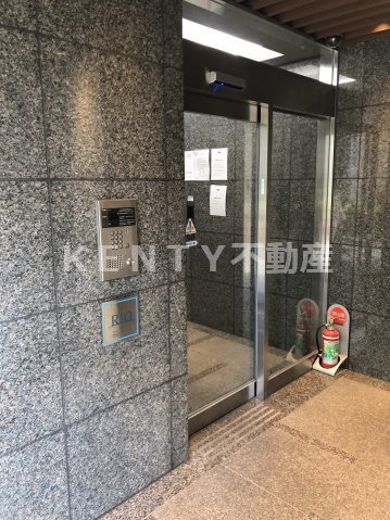 エントランス　ゆとりのあるエントランスです