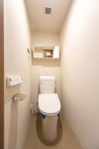 トイレ　※写真は同タイプ住戸です。