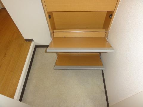 京阪宇治線 三室戸駅 徒歩4分 3階建 築15年の玄関写真