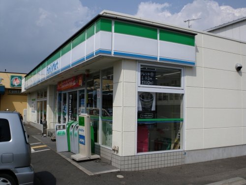 コンビニ　ファミリーマート 高津橋店（コンビニ）まで291m