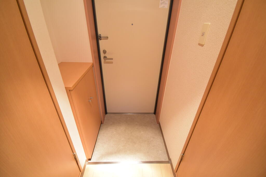 玄関　玄関・シューズボックス付き！（同仕様写真）