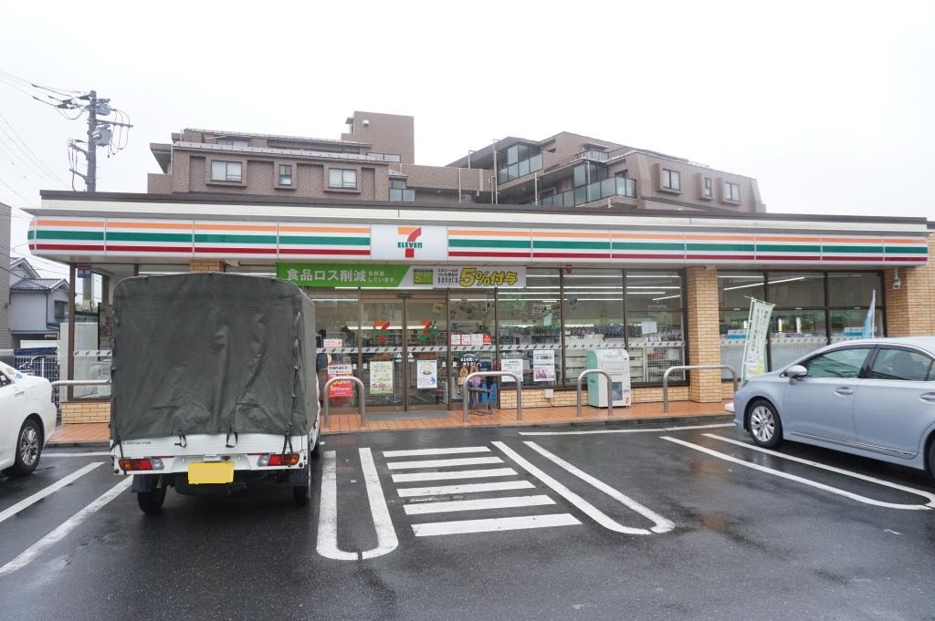 コンビニ　セブンイレブン 足立扇3丁目店（コンビニ）まで397m