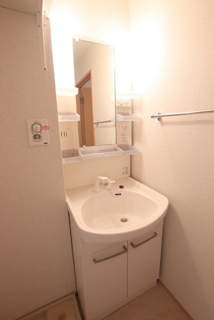 洗面設備　※２階同一間取の参考写真です
