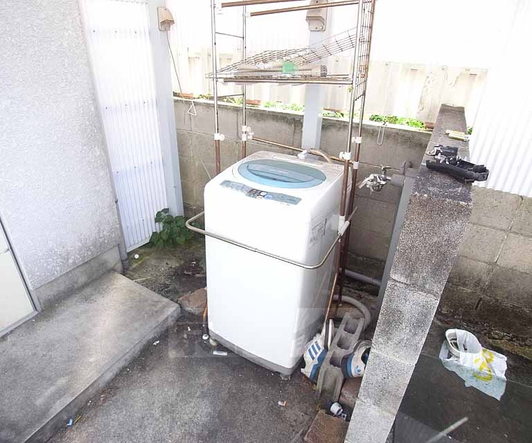 その他設備　洗濯機置き場は１階にあります。