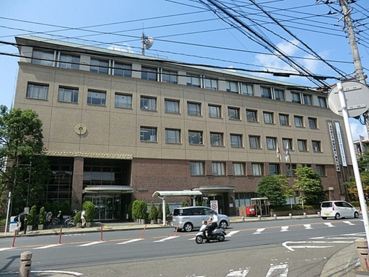 役所　川崎市高津区役所（役所）まで566m