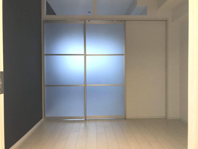 ファーストフィオーレ京都西陣の居間写真