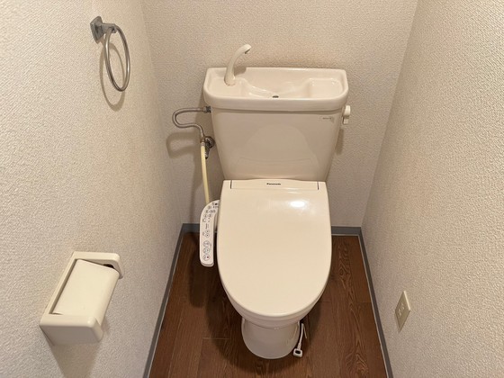 トイレ　※別部屋の写真です
