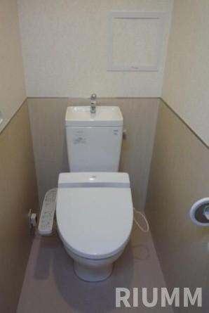 ＪＲ山手線 恵比寿駅 徒歩4分 9階建 築19年のトイレ写真