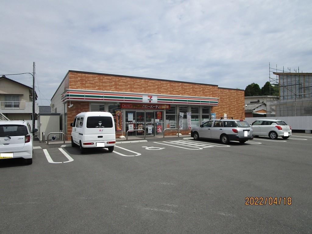 コンビニ　セブンイレブン延岡粟野名町店（コンビニ）まで360m