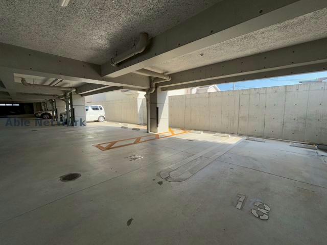 駐車場　駐車場