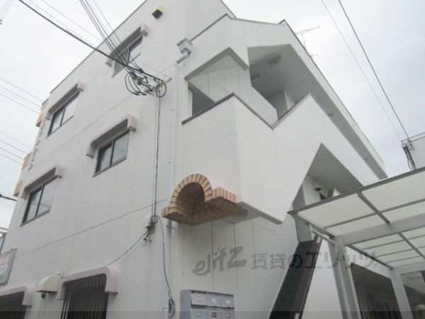 丸矢マンションの外観写真