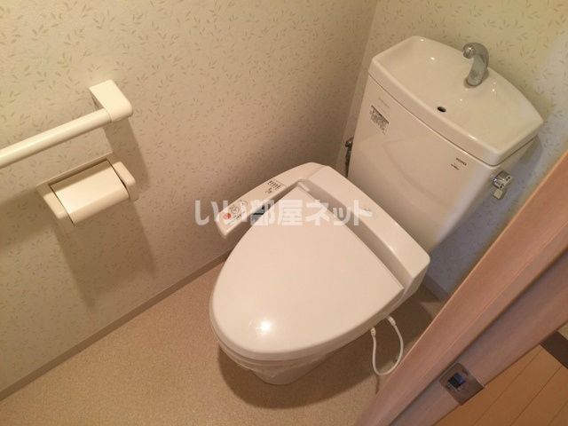 地下鉄御堂筋線 なかもず駅 徒歩3分 8階建 築18年のトイレ写真