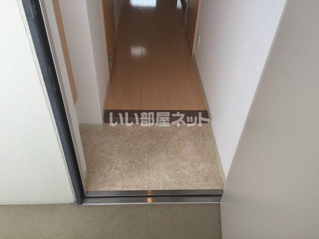 地下鉄御堂筋線 なかもず駅 徒歩3分 8階建 築18年の玄関写真