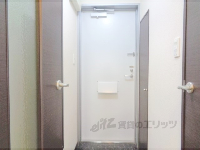 レオネクストKAZEの玄関写真