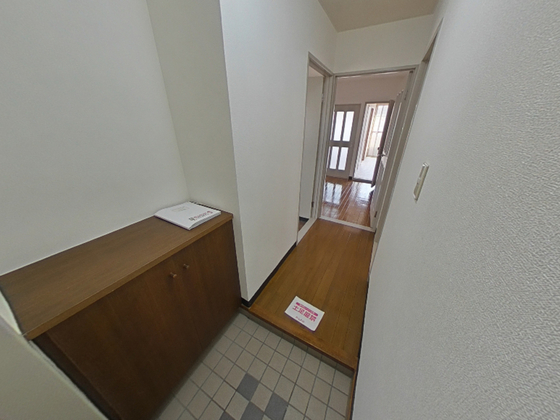 エクセレンス東野II番館の玄関写真
