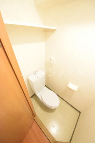 ブルーライン 舞岡駅 徒歩2分 4階建 築27年のトイレ写真