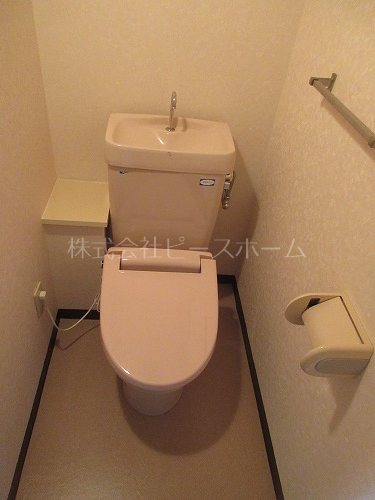 トイレ　※別号室参考写真