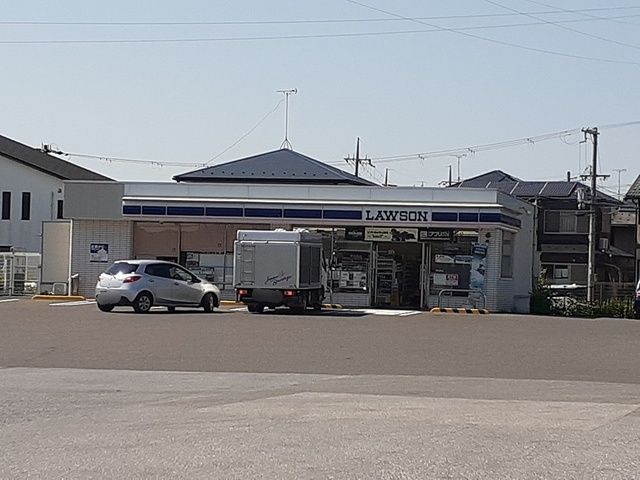 コンビニ　ローソン彦根野田山店様（コンビニ）まで140m