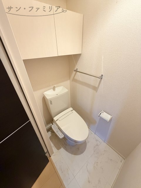 トイレ　同一物件別部屋写真