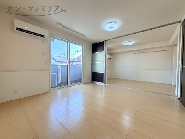 居室・リビング　同一物件別部屋写真